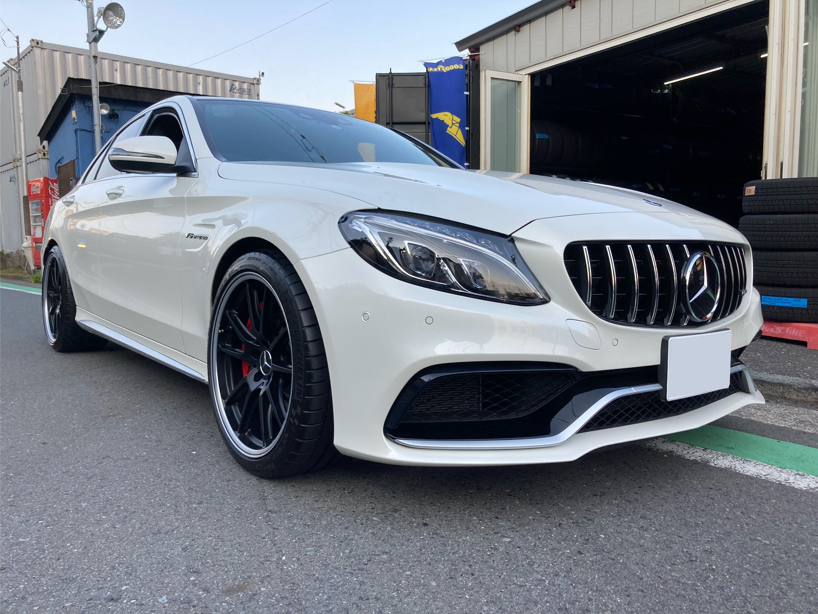 メルセデスベンツAMG C63SセダンにC63SクーペEdition1純正ホイールを装着！